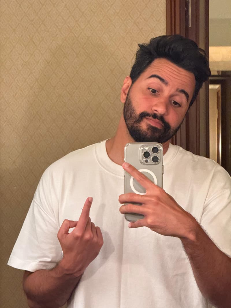 Brookz selfie on location